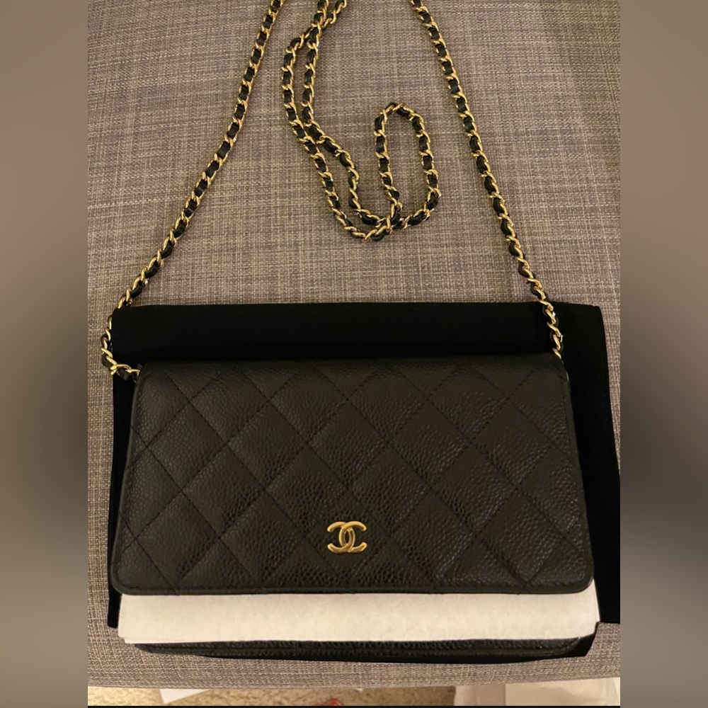 COPY - Chanel Wallet on Chain
